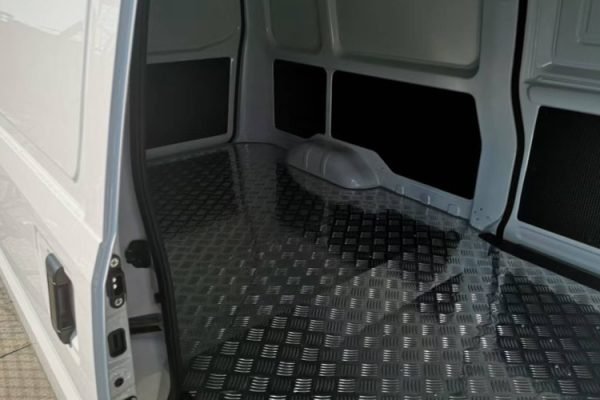 electric-minivan--1--415995